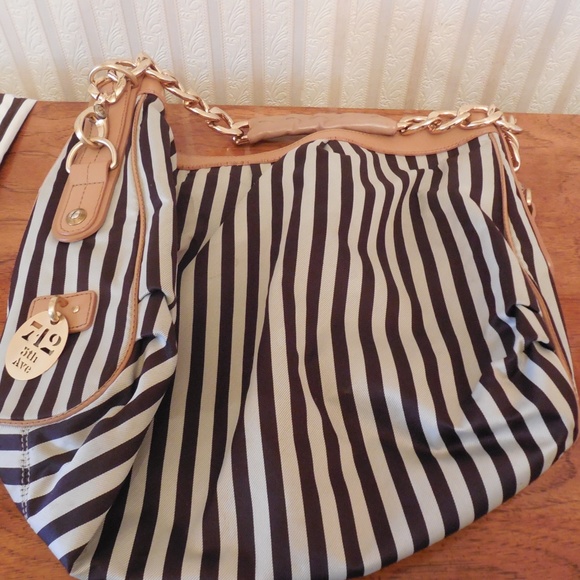Authentic Henri Bendel Large Bag & Cover - Picture 5 of 8